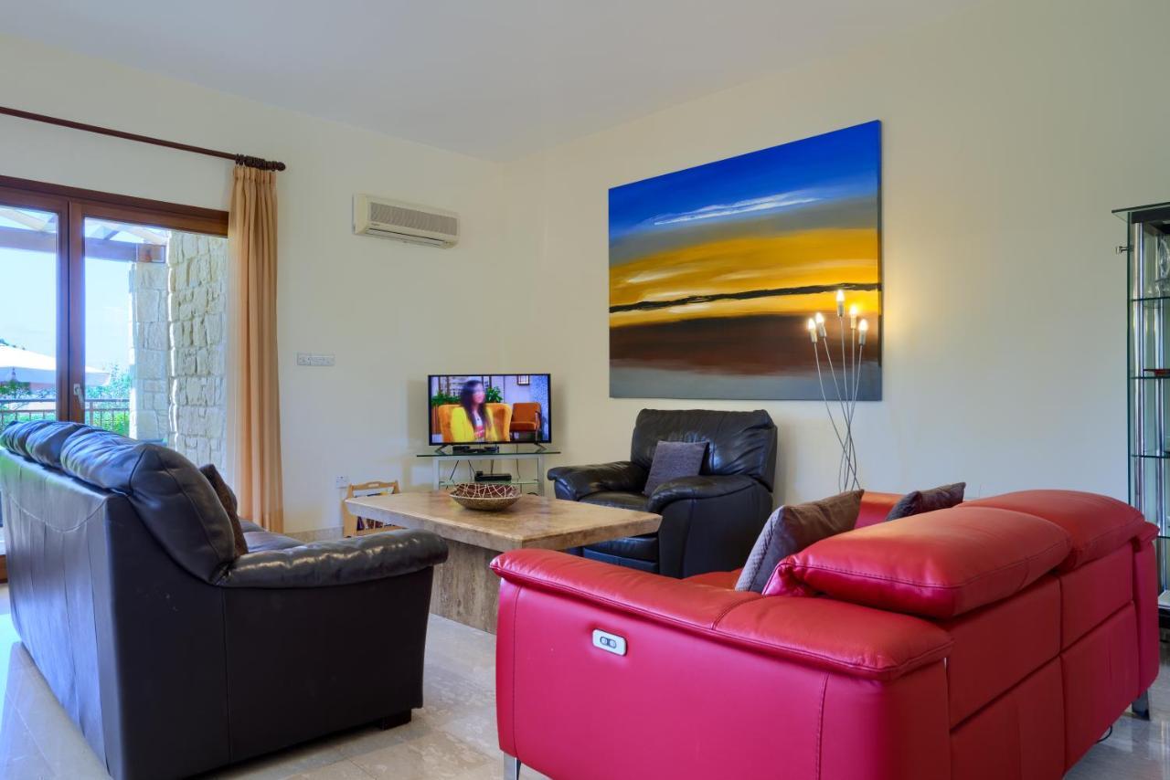3 Bedroom Villa Madelini With Private Pool, Aphrodite Hills Resort Kouklia Esterno foto