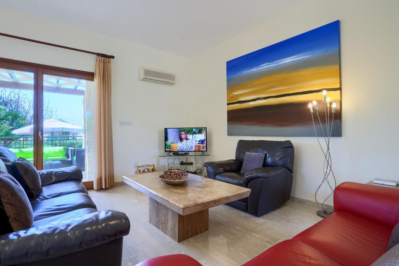 3 Bedroom Villa Madelini With Private Pool, Aphrodite Hills Resort Kouklia Esterno foto