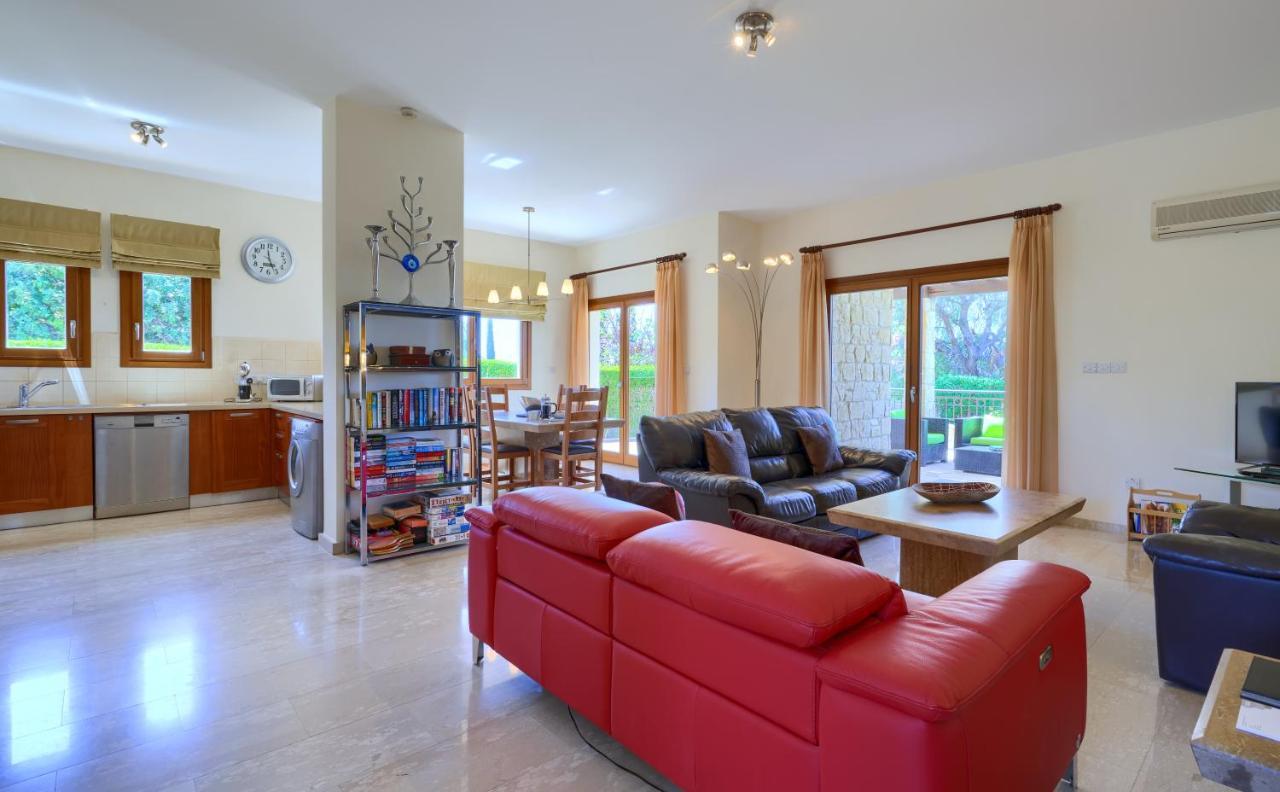 3 Bedroom Villa Madelini With Private Pool, Aphrodite Hills Resort Kouklia Esterno foto
